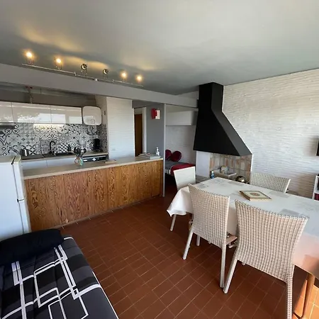 Saint-cyprien : T2 Confortable En Bord De Avec Parking Et Animaux Admis - Fr-1-106-106 Apartment